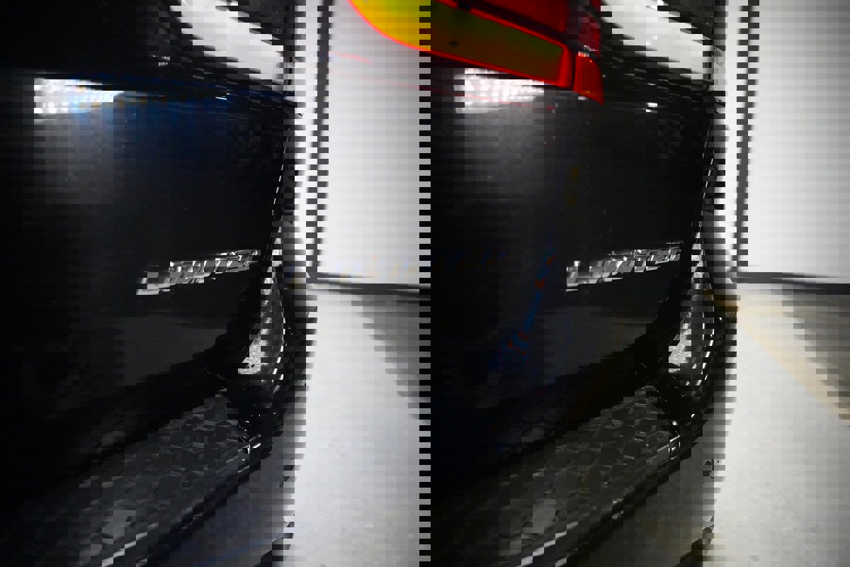 Used 2015 Dodge Durango Limited w/ Premium Group image 10