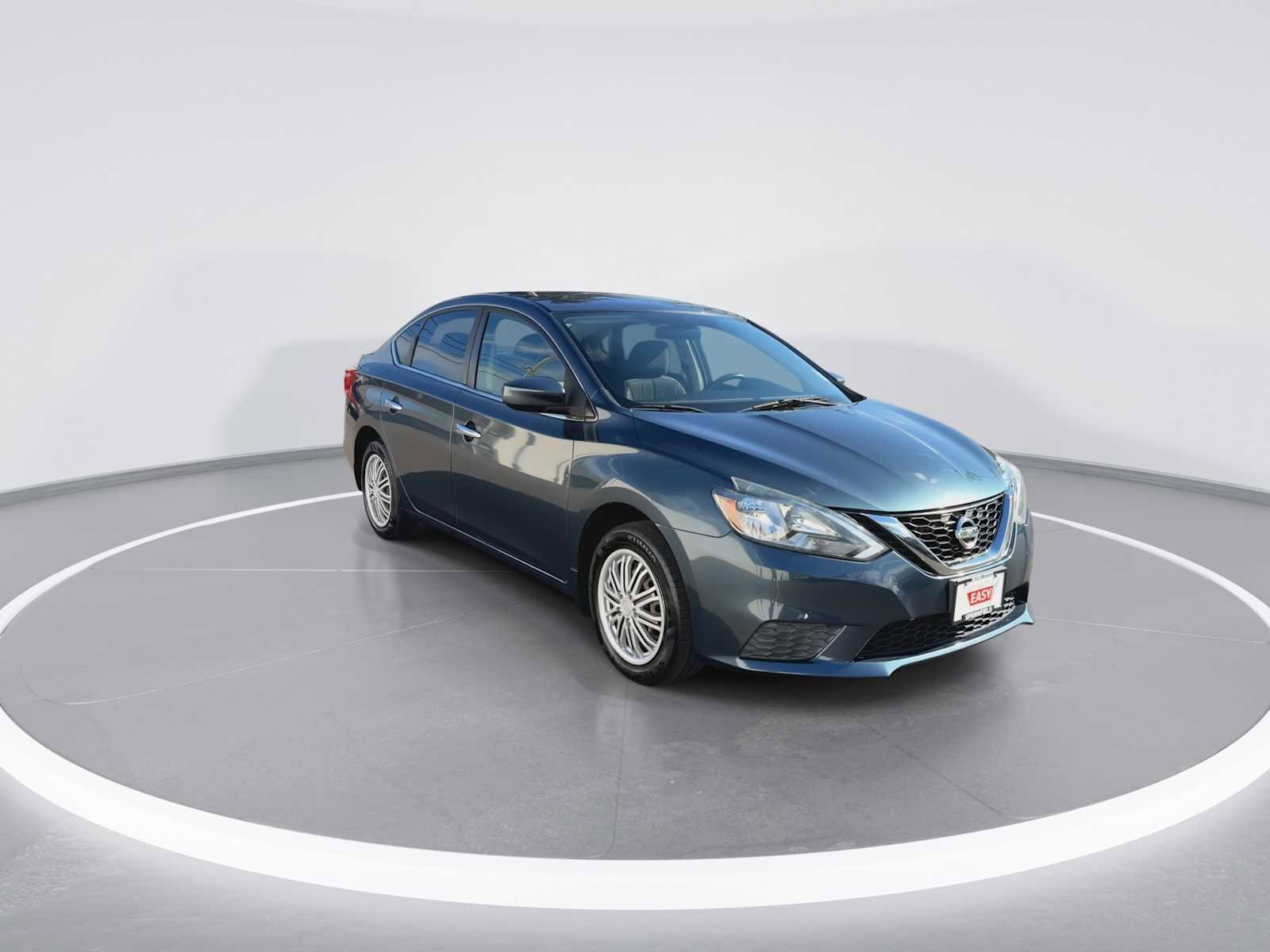 Used 2017 Nissan Sentra SV image 2