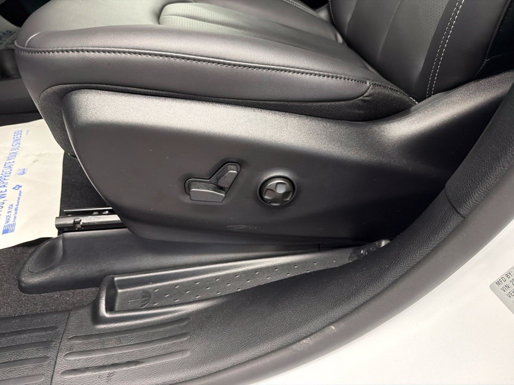 New 2027 Chrysler Pacifica LX FWD image 7