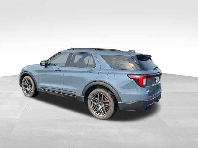 Used 2026 Ford Explorer ST-Line w/ ST-Line Street Pack AWD/4WD image 3