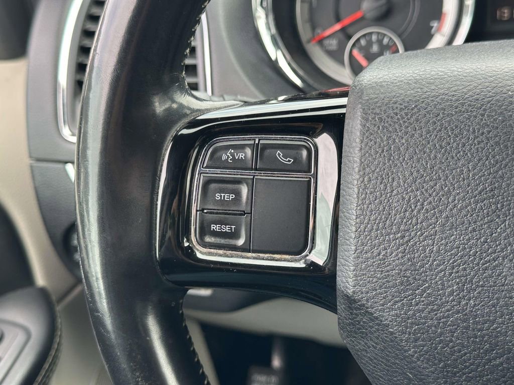 Used 2019 Dodge Grand Caravan SXT image 22