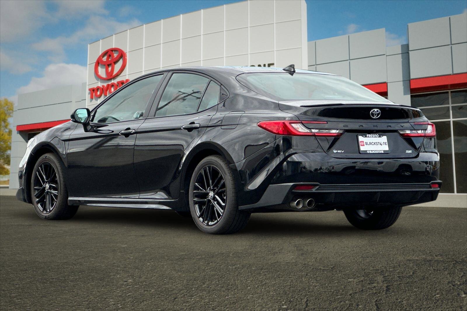 Certified 2025 Toyota Camry SE FWD image 5