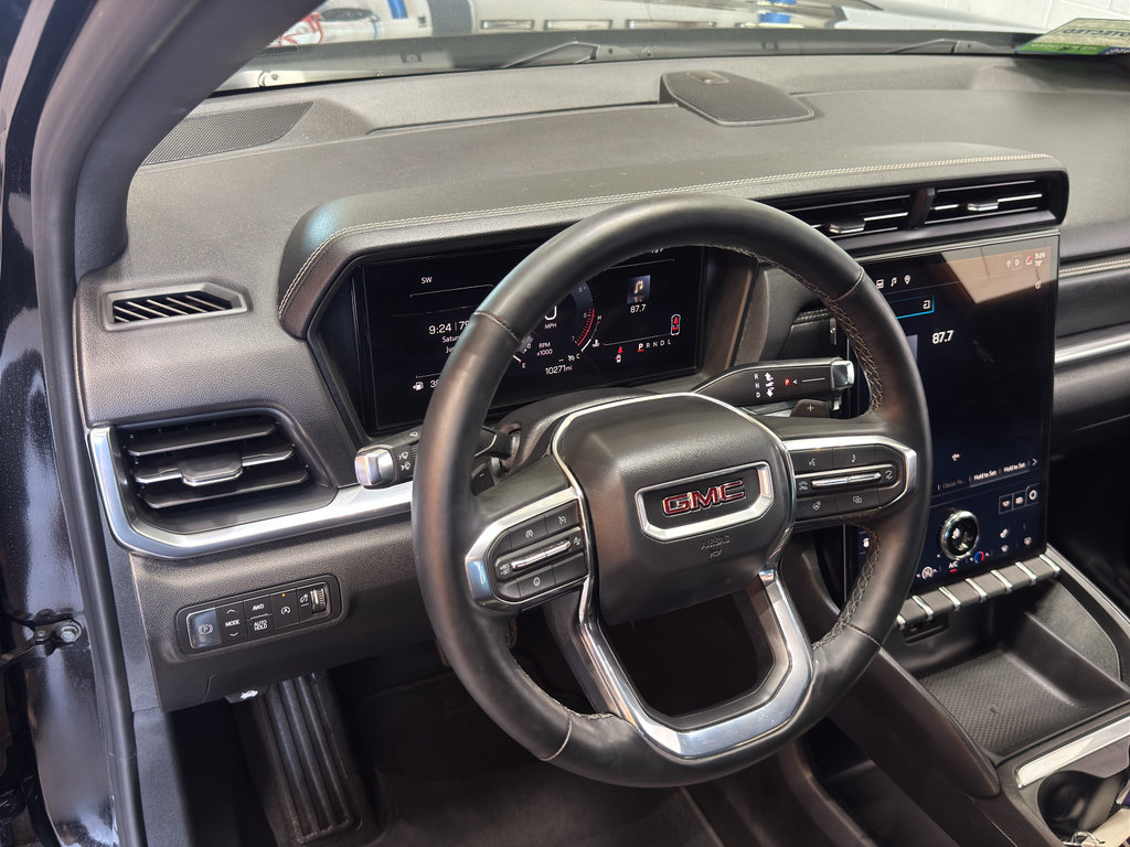 Used 2025 GMC Terrain Elevation AWD/4WD image 16