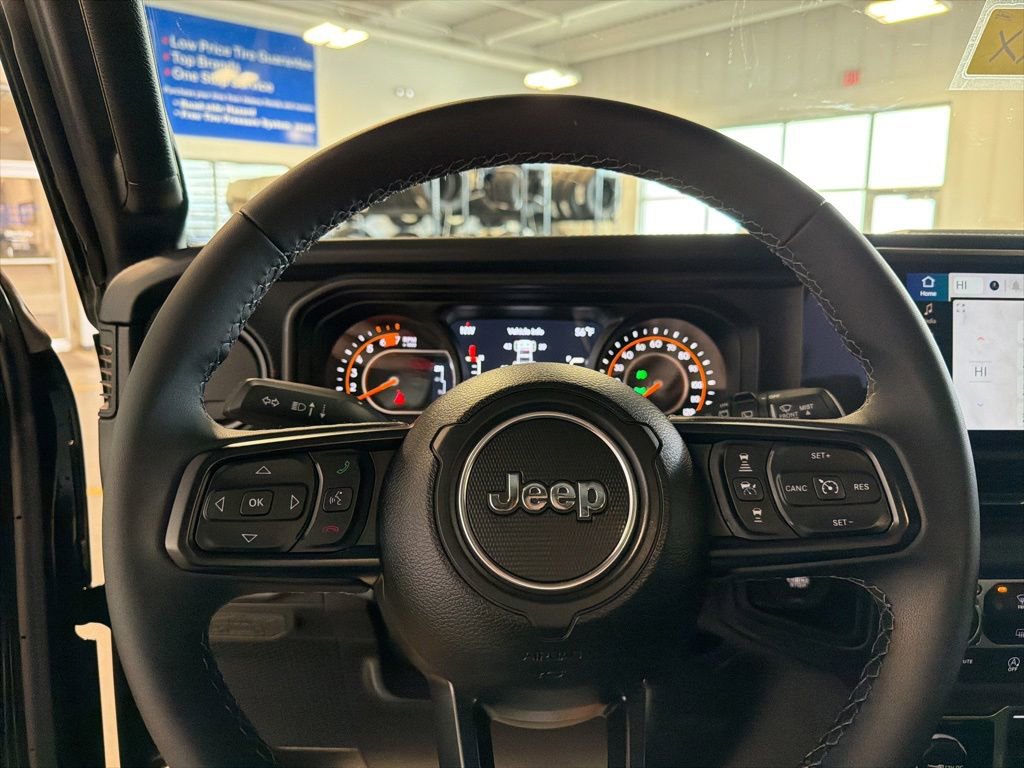Used 2026 Jeep Wrangler Unlimited Rubicon AWD/4WD image 19
