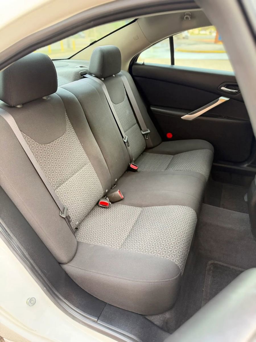 Used 2010 Pontiac G6 Sedan 4D image 20