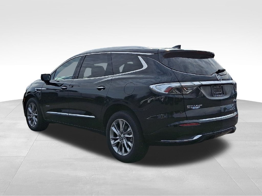 Used 2024 Buick Enclave Avenir w/ Avenir Technology Package AWD/4WD image 4