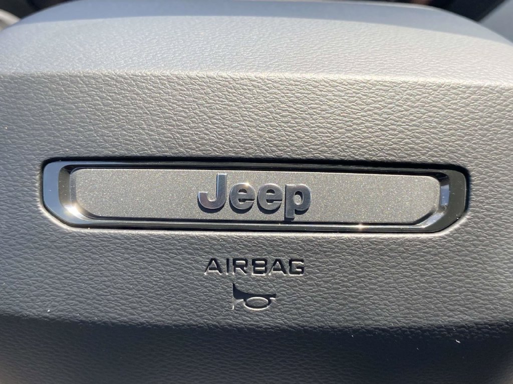 New 2026 Jeep Cherokee Laredo AWD/4WD image 27