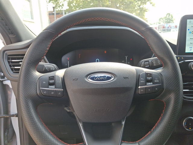 Used 2025 Ford Escape ST-Line FWD image 19