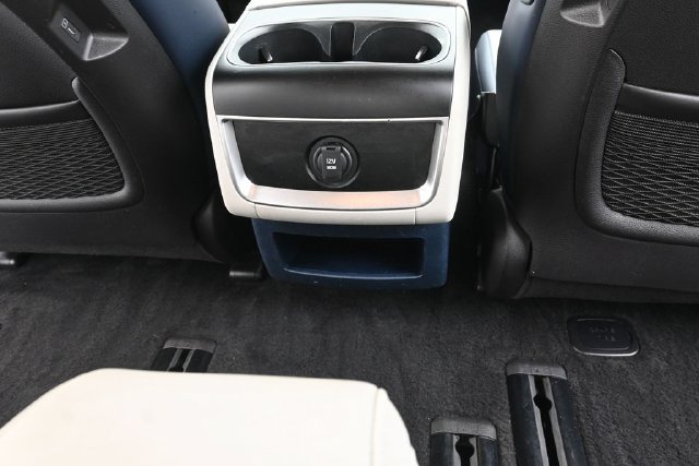 Used 2025 Kia Carnival EX FWD image 36