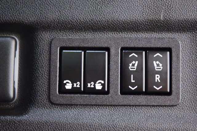 Used 2023 Chevrolet Suburban High Country image 23