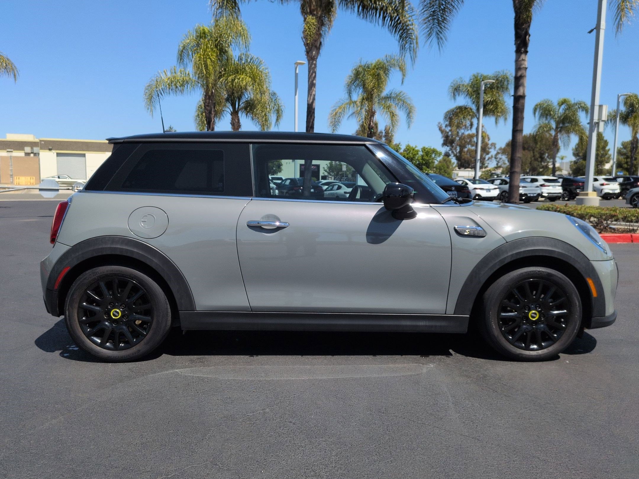 Used 2022 MINI Cooper SE FWD image 11