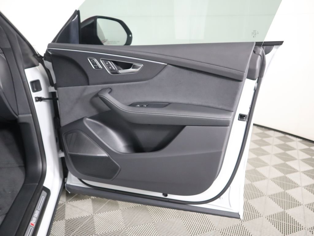 New 2025 Audi RS Q8 performance image 26