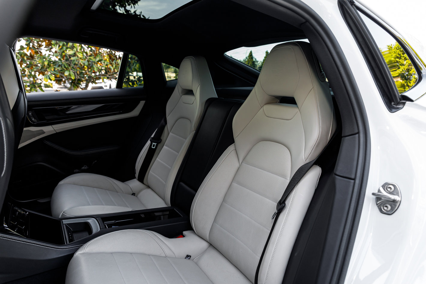 Used 2024 Porsche Panamera 4 image 29