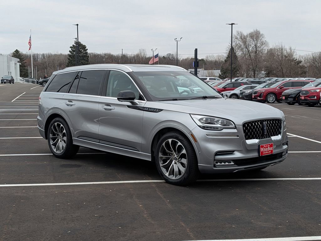 Used 2021 Lincoln Aviator Grand Touring w/ Equipment Group 302A image 3