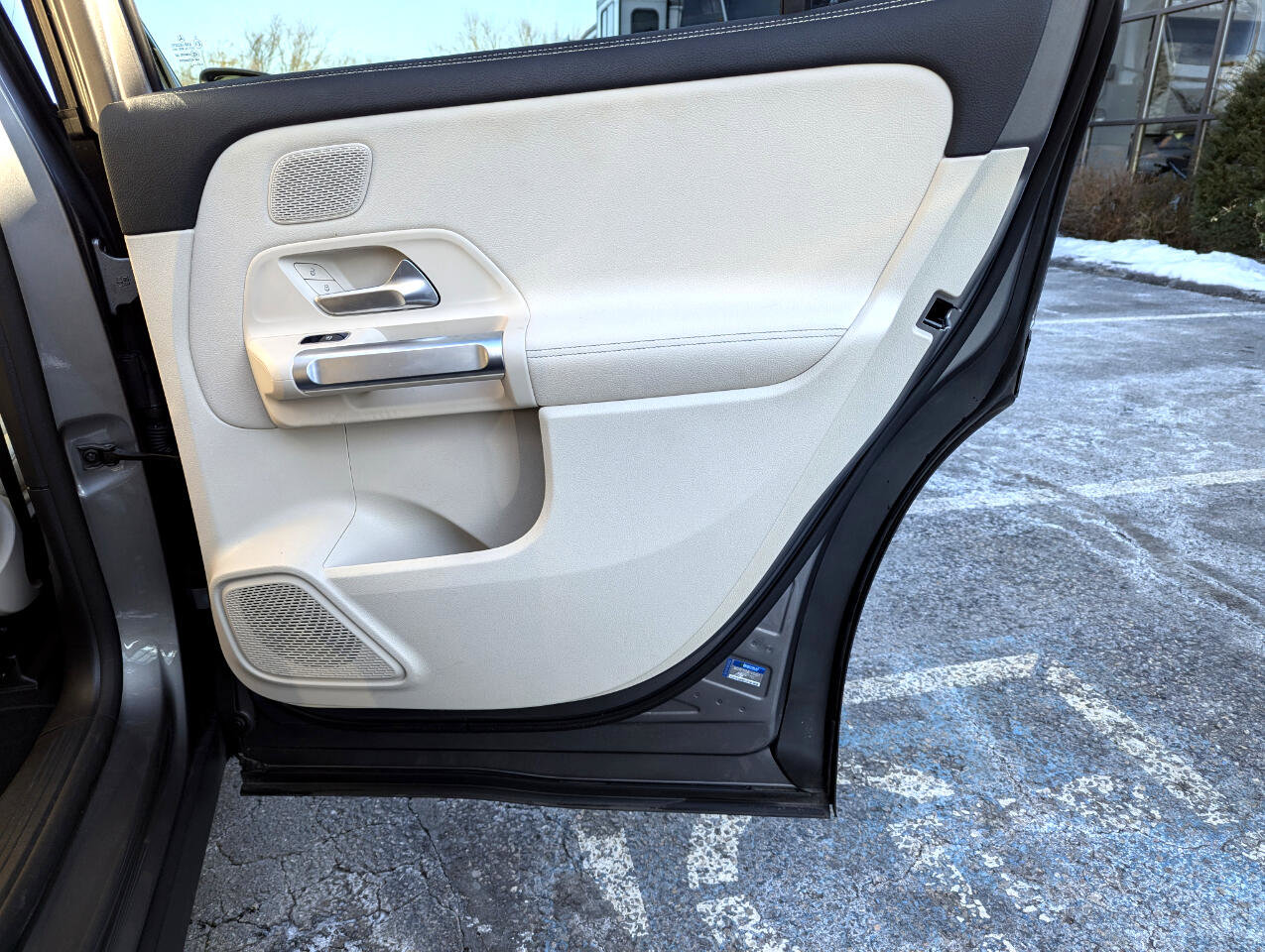 Used 2022 Mercedes-Benz EQB 300 4MATIC image 44