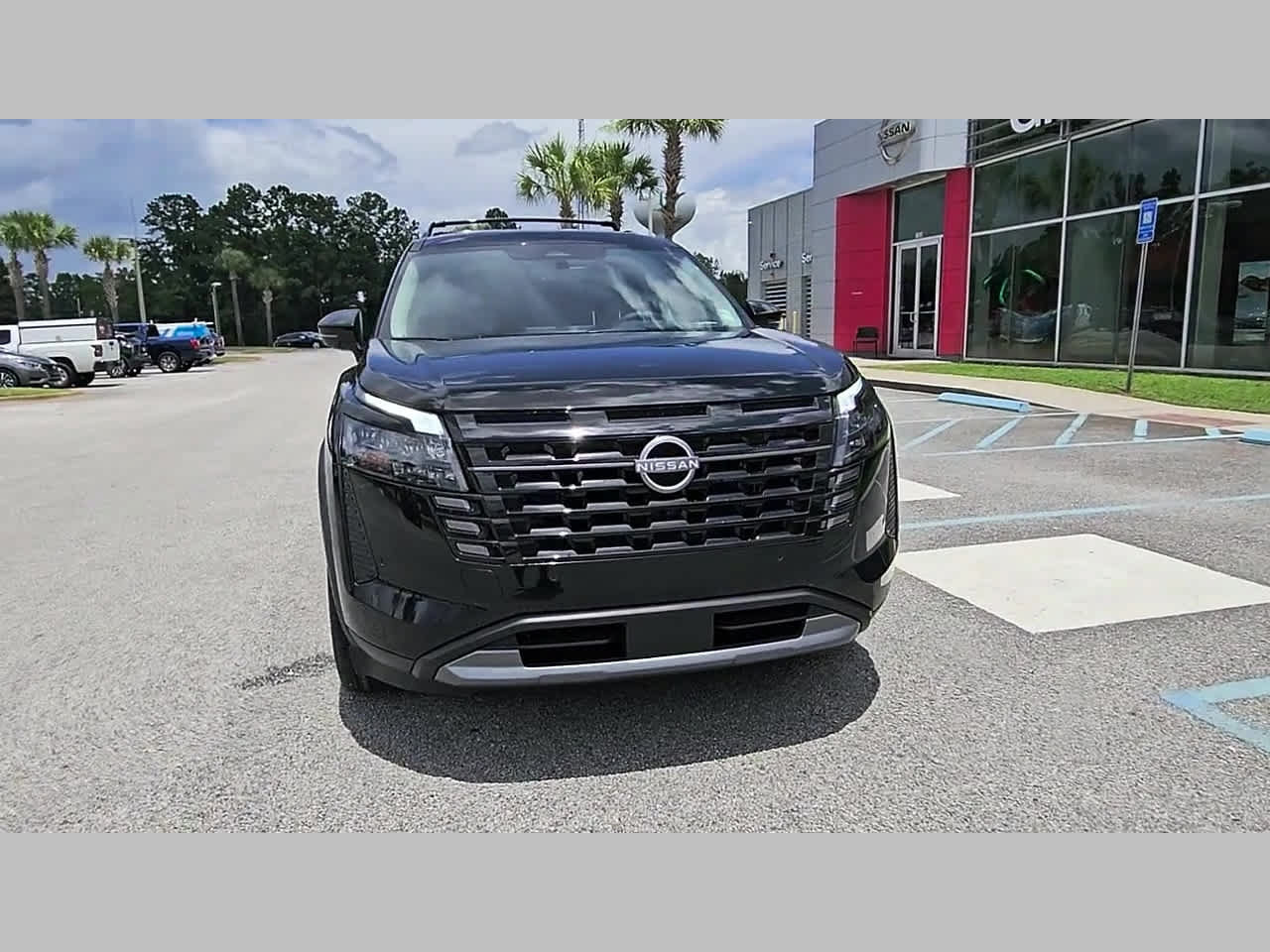 New 2026 Nissan Pathfinder Platinum FWD image 17