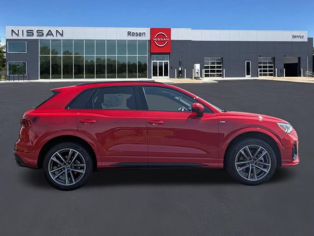 Used 2025 Audi Q3 2.0T Premium w/ Convenience Package AWD/4WD image 2