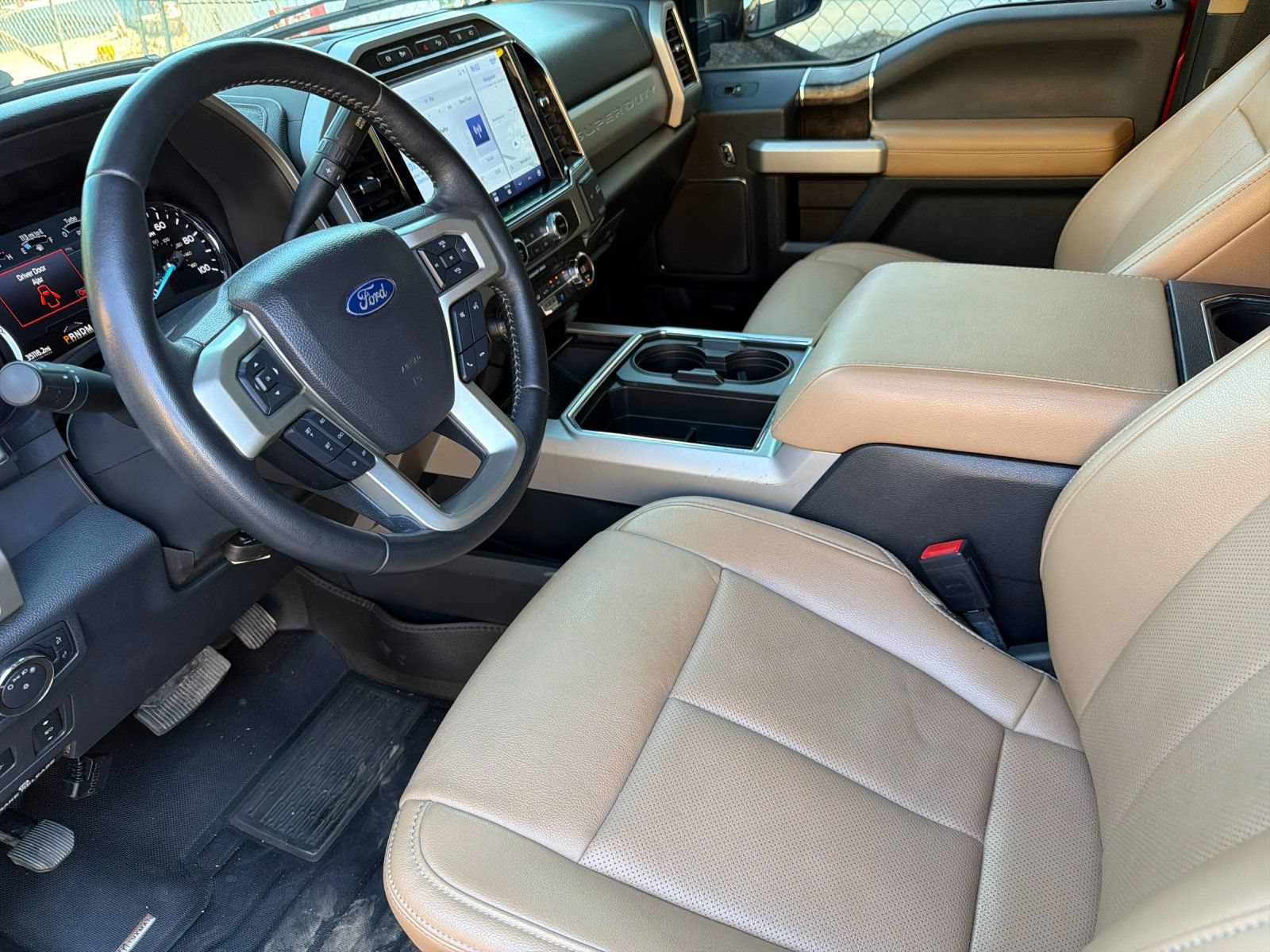 Used 2022 Ford F350 Lariat w/ Lariat Ultimate Package AWD/4WD image 9