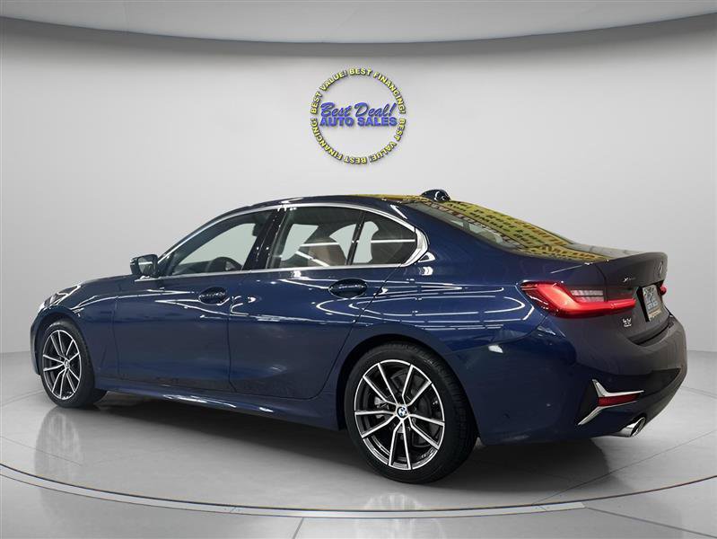 Used 2019 BMW 330i xDrive Sedan w/ Convenience Package AWD/4WD image 3