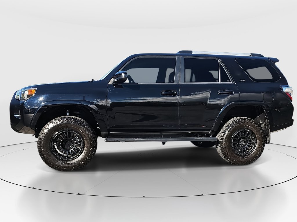 Used 2022 Toyota 4Runner SR5 AWD/4WD image 8