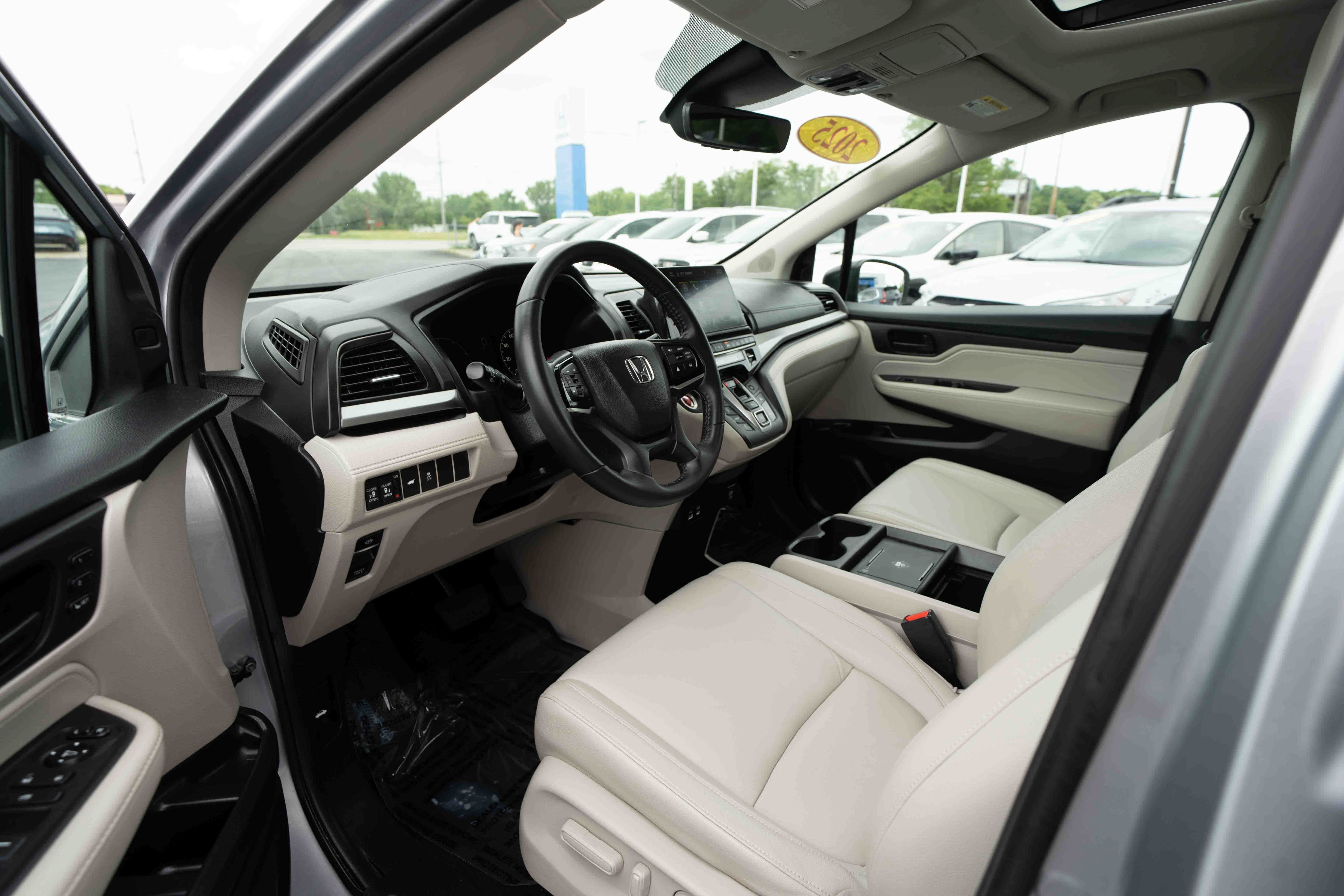Used 2025 Honda Odyssey EX-L image 8