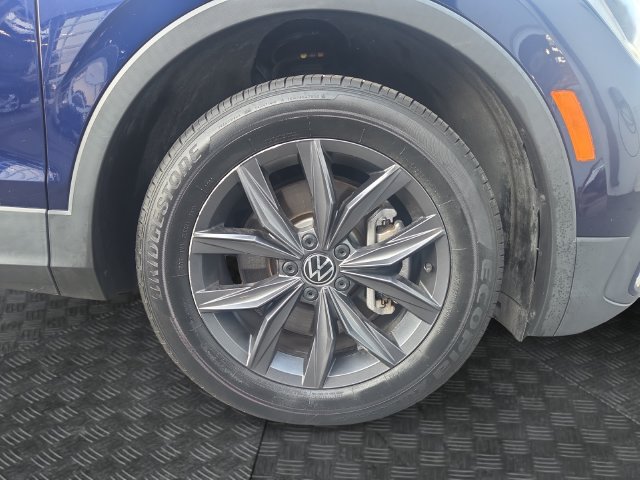 Used 2023 Volkswagen Tiguan SE FWD image 38