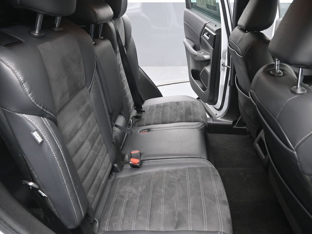 Used 2023 Mitsubishi Outlander SE Black Edition image 29