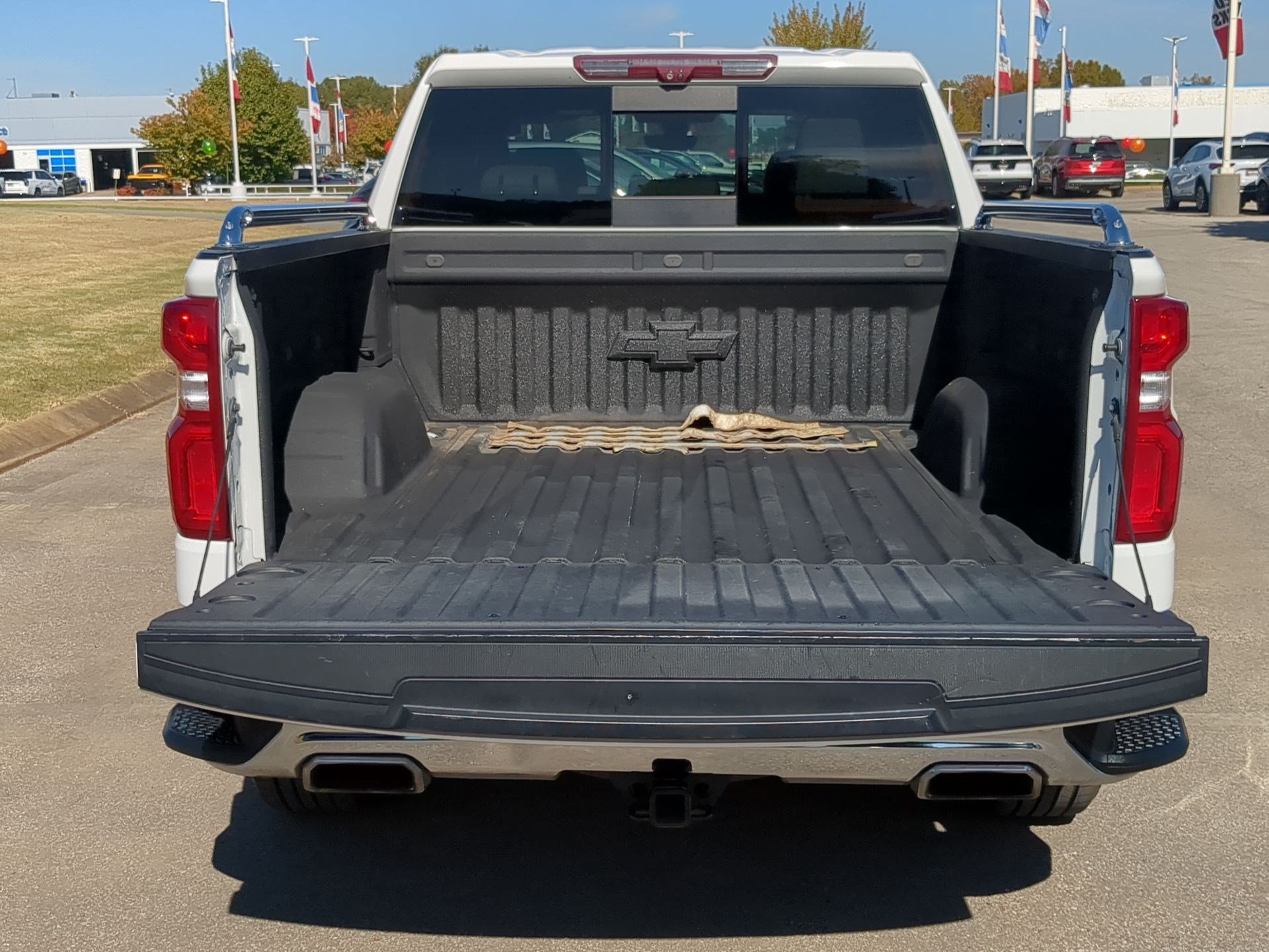 Used 2020 Chevrolet Silverado 1500 LTZ AWD/4WD image 24