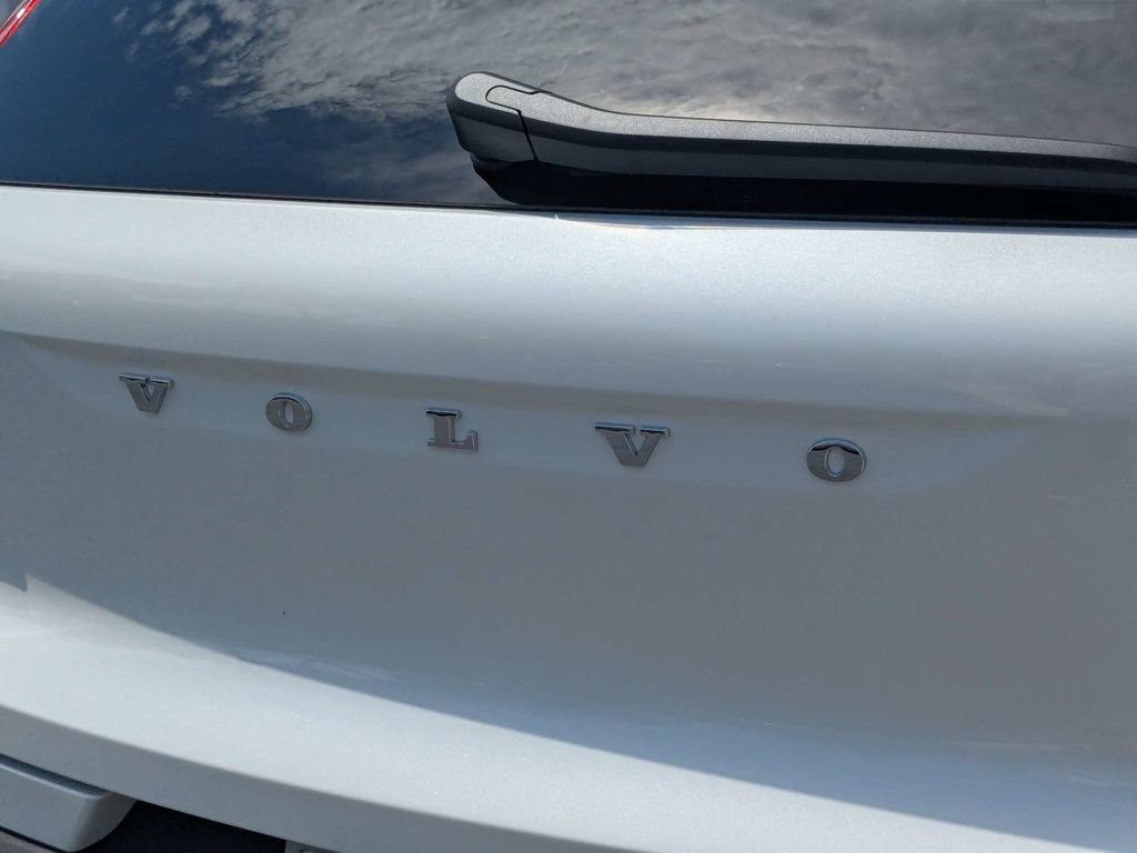 Certified 2026 Volvo XC40 B4 Plus w/ Protection Package Premier FWD image 17