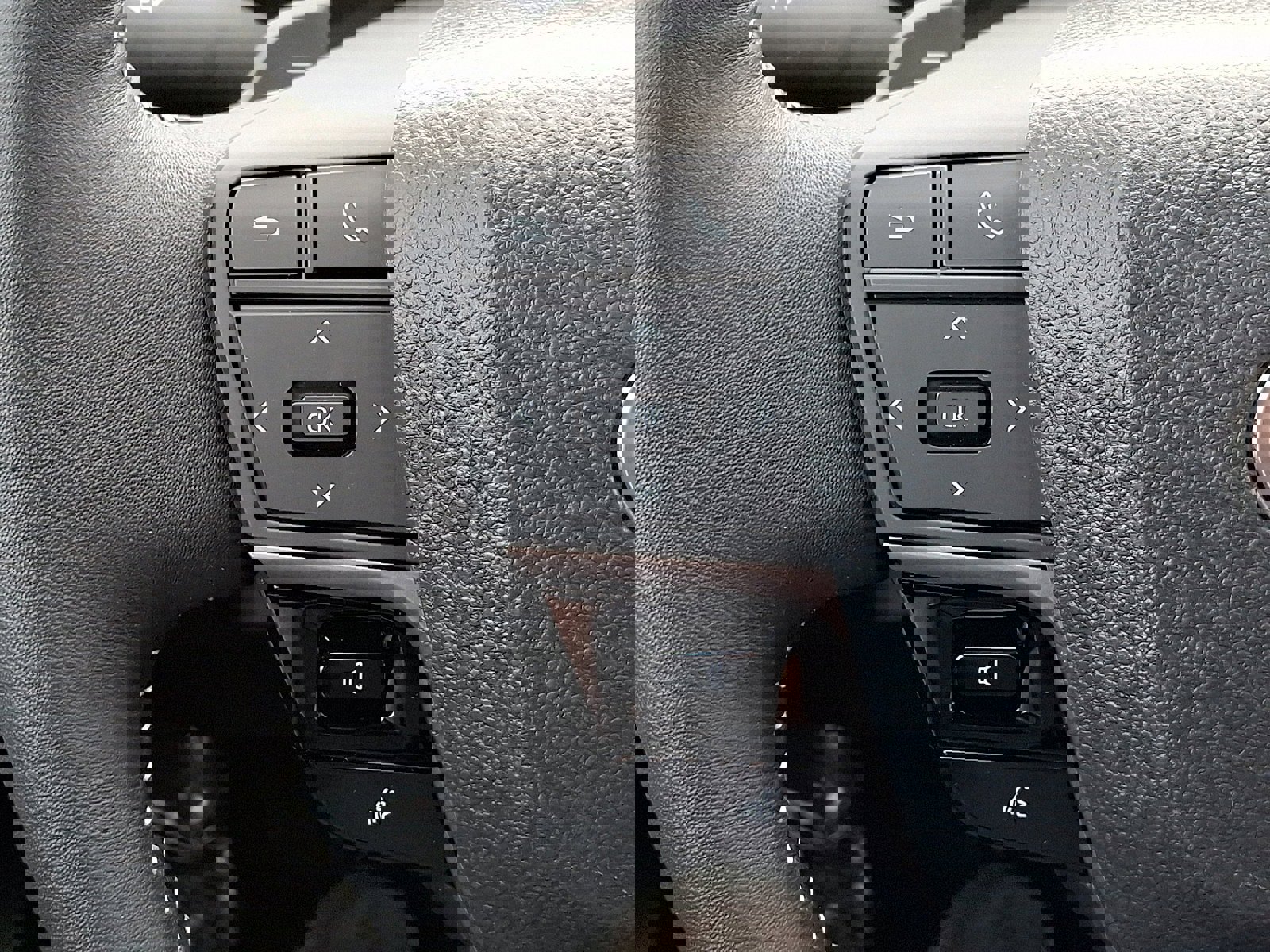 Used 2026 Toyota Camry Hybrid w/ Multimedia Upgrade Package FWD image 21