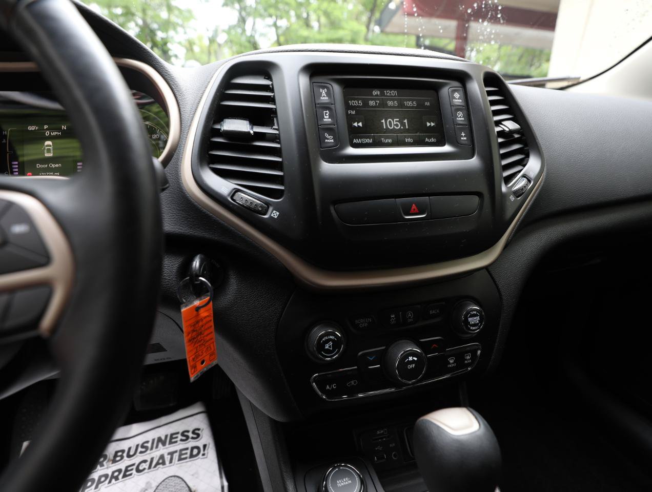 Used 2018 Jeep Cherokee Latitude w/ Altitude Package AWD/4WD image 20