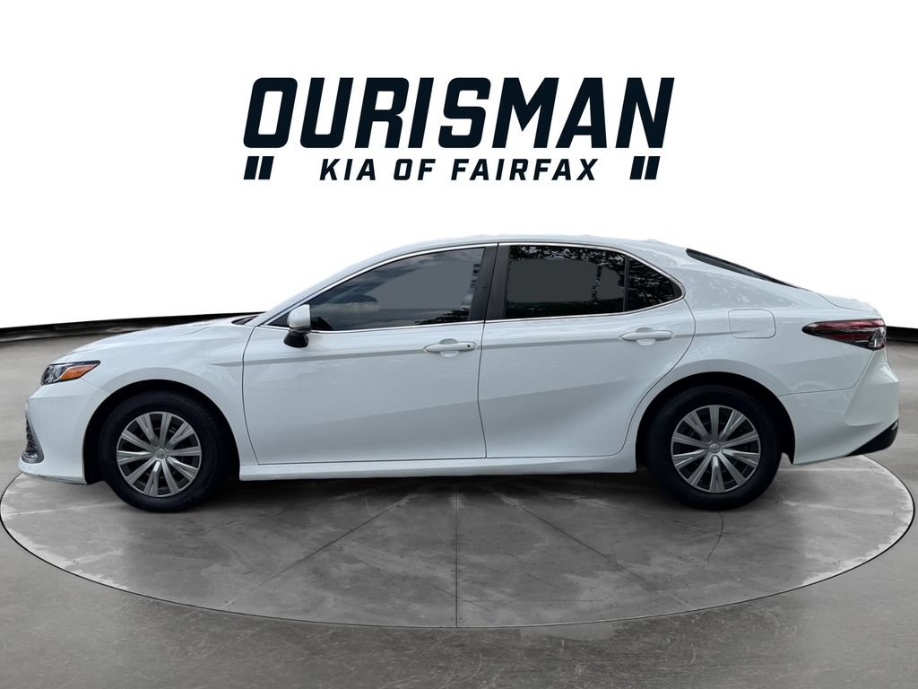 Used 2022 Toyota Camry LE FWD image 4