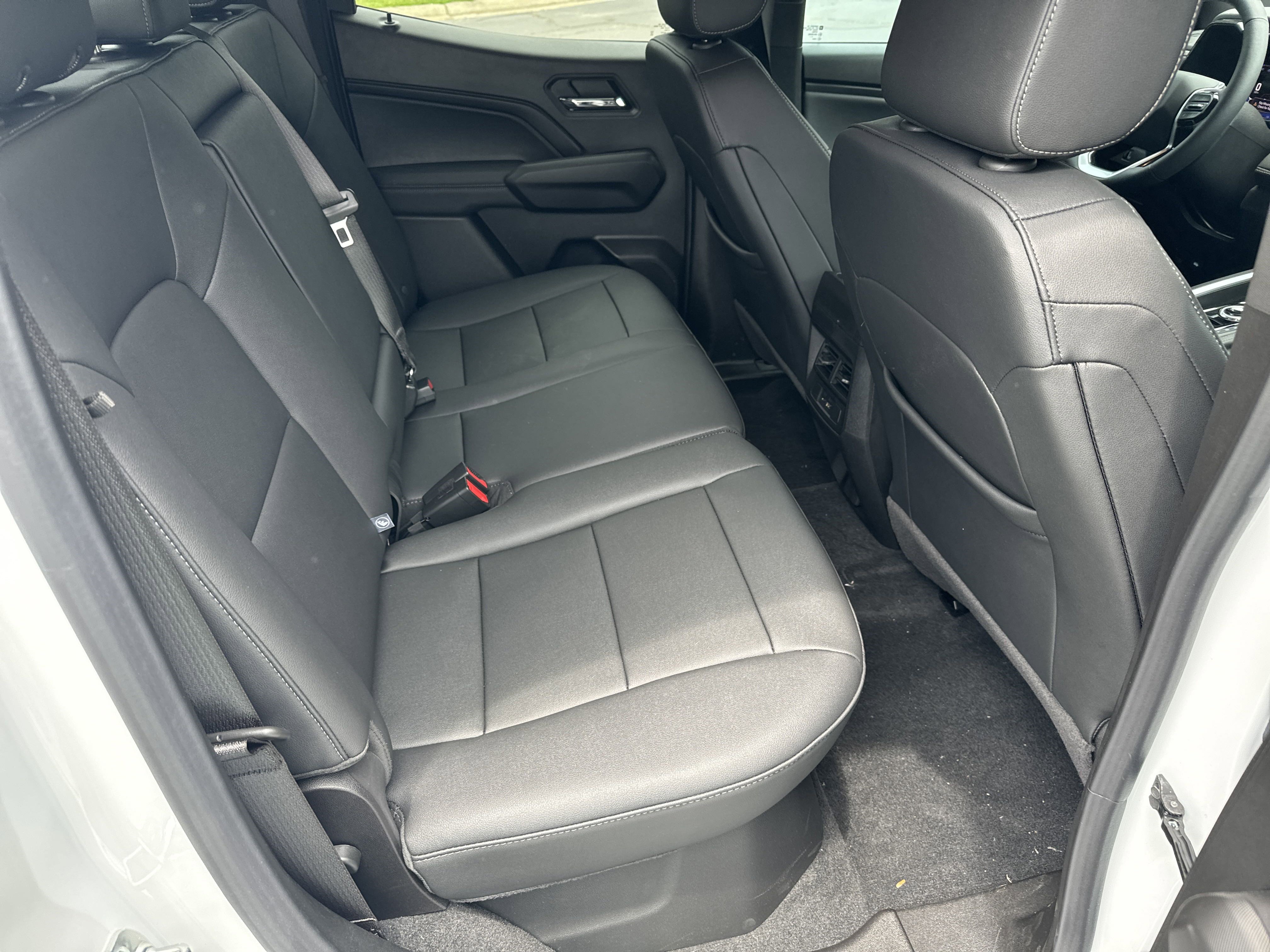 New 2024 Chevrolet Colorado LT w/ LT Convenience Package III image 12