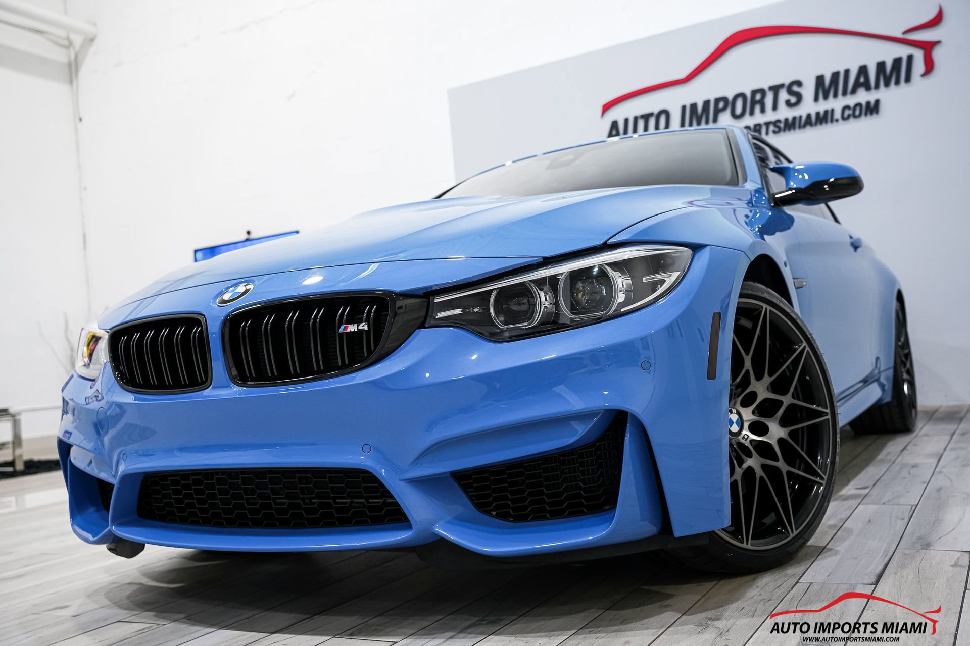 Used 2020 BMW M4 Convertible w/ Competition Package image 2