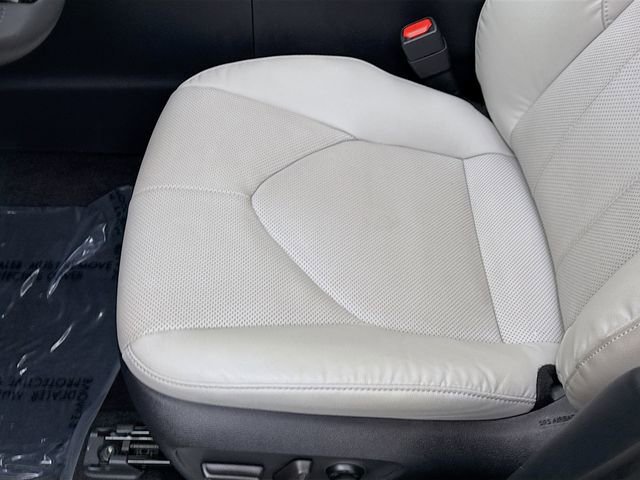 Used 2024 Toyota Grand Highlander Limited image 19