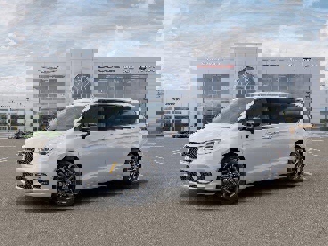 New 2026 Chrysler Pacifica Select image 2
