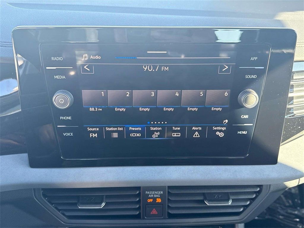 New 2026 Volkswagen Jetta SE FWD image 21