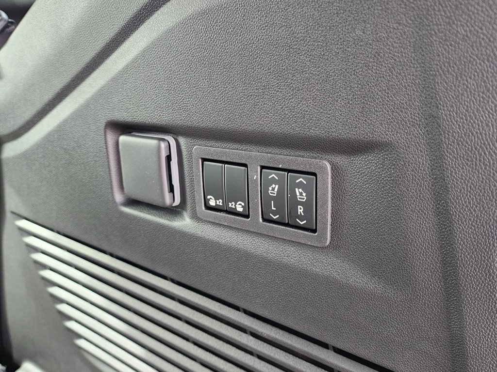 New 2026 GMC Yukon AT4 image 52