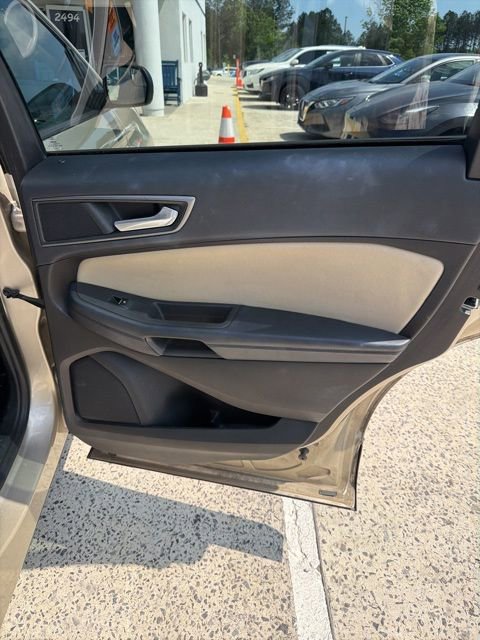 Used 2017 Ford Edge SE FWD image 24