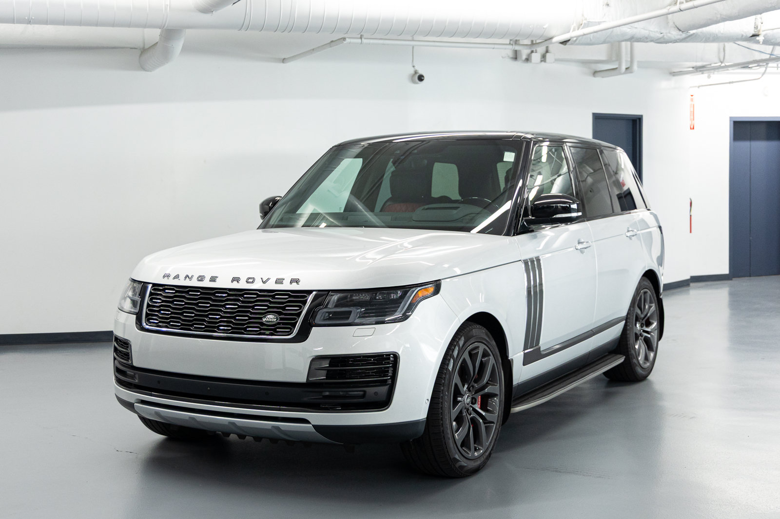 Used 2020 Land Rover Range Rover SV Autobiography Dynamic AWD/4WD image 2