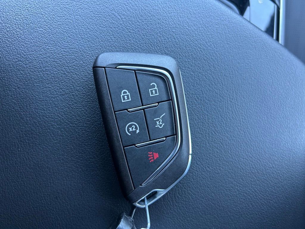 Used 2023 Cadillac Lyriq 2WD image 39