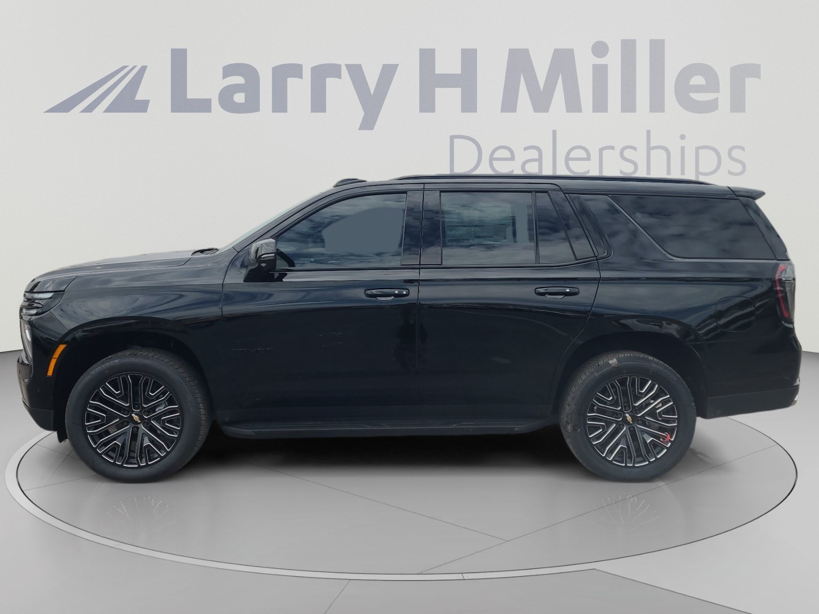 New 2026 Chevrolet Tahoe RST w/ Comfort Package AWD/4WD image 2