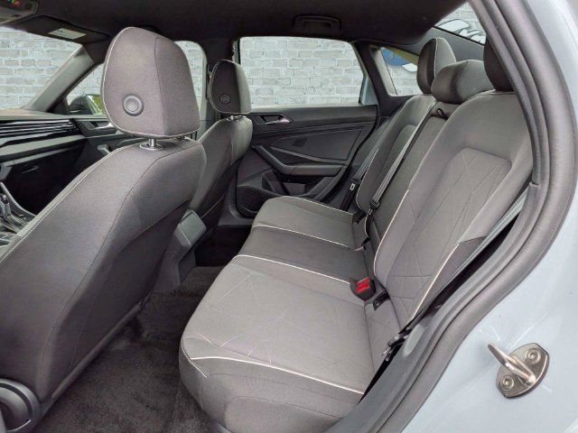 Certified 2025 Volkswagen Jetta Sport FWD image 13
