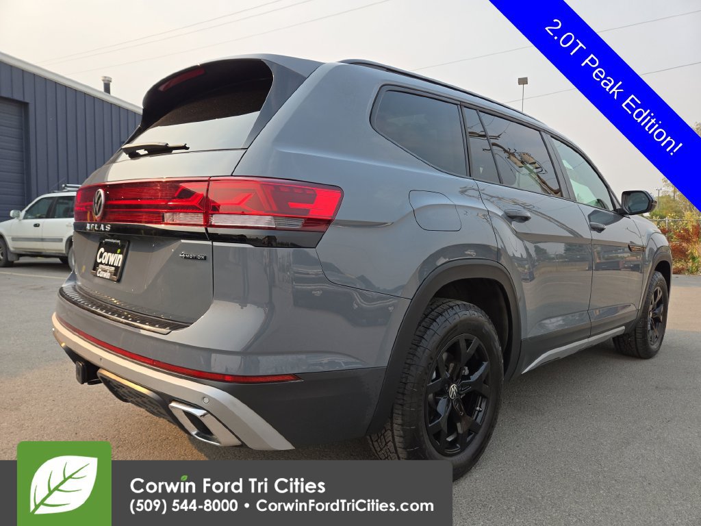 Used 2025 Volkswagen Atlas Peak Edition SE AWD/4WD image 12