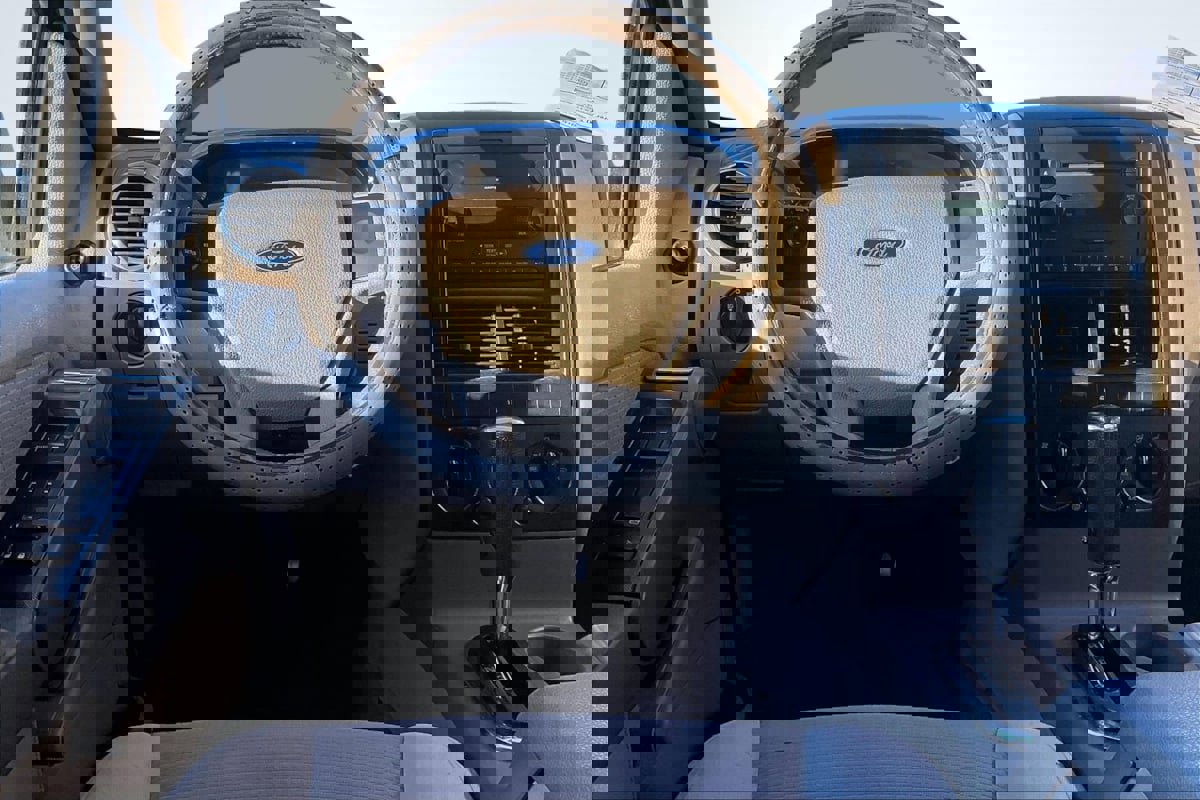 Used 2006 Ford Explorer XLT RWD image 5