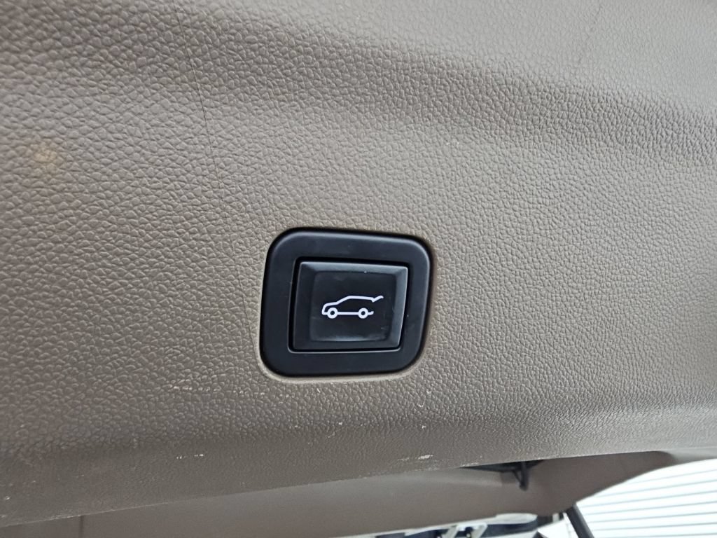Used 2022 GMC Yukon Denali w/ Advanced Technology Package RWD image 41