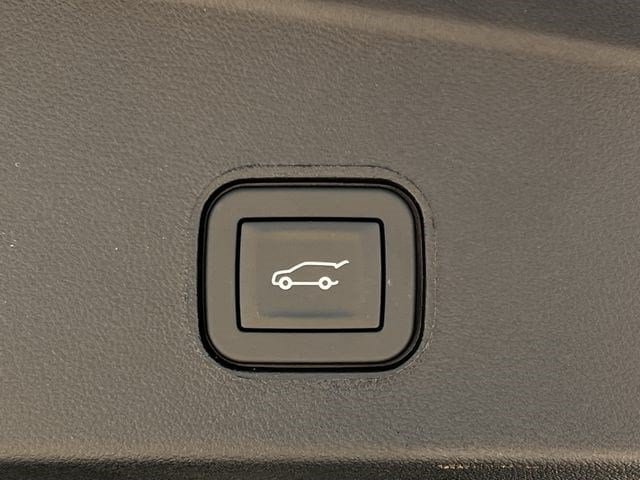 New 2026 Cadillac Lyriq V w/ LPO, Floor Liner Package AWD/4WD image 48