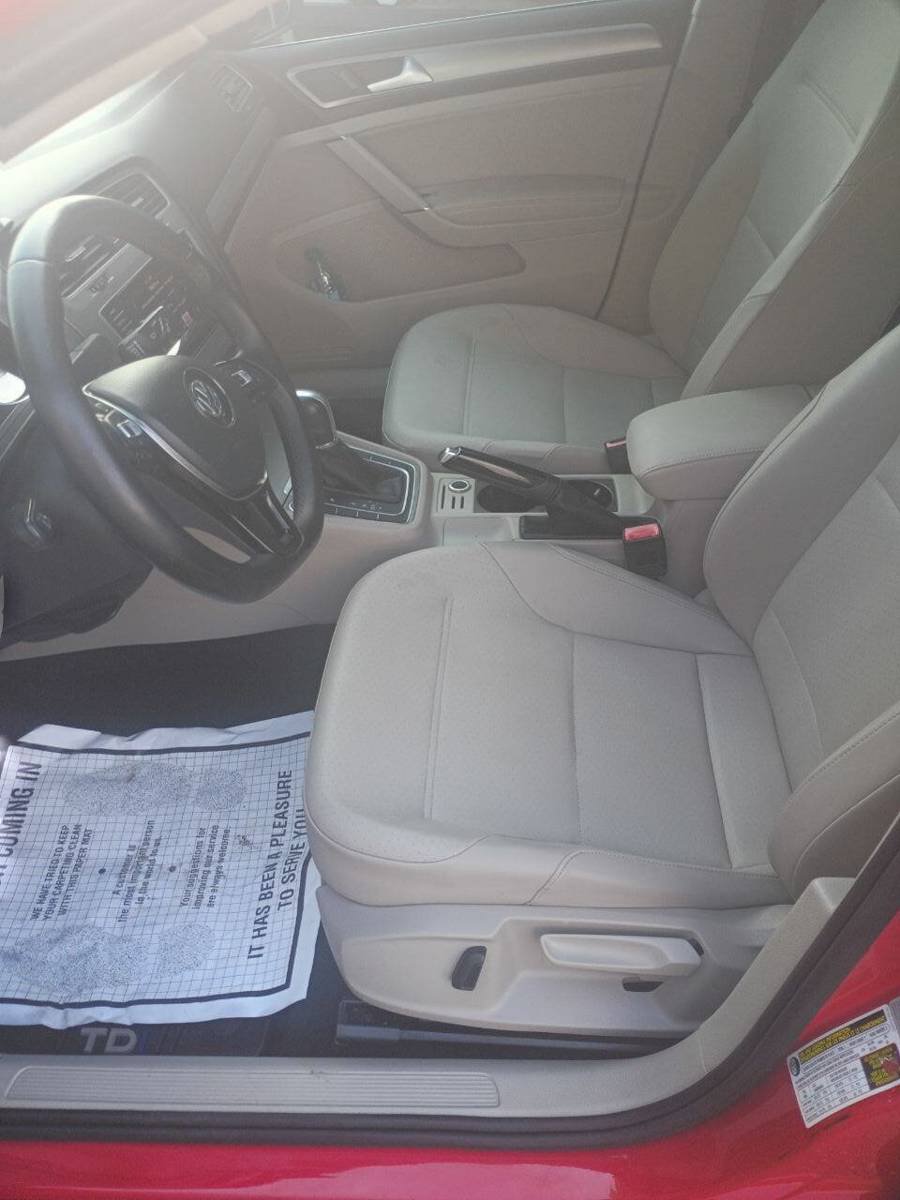 Used 2015 Volkswagen Golf TDI S FWD image 20
