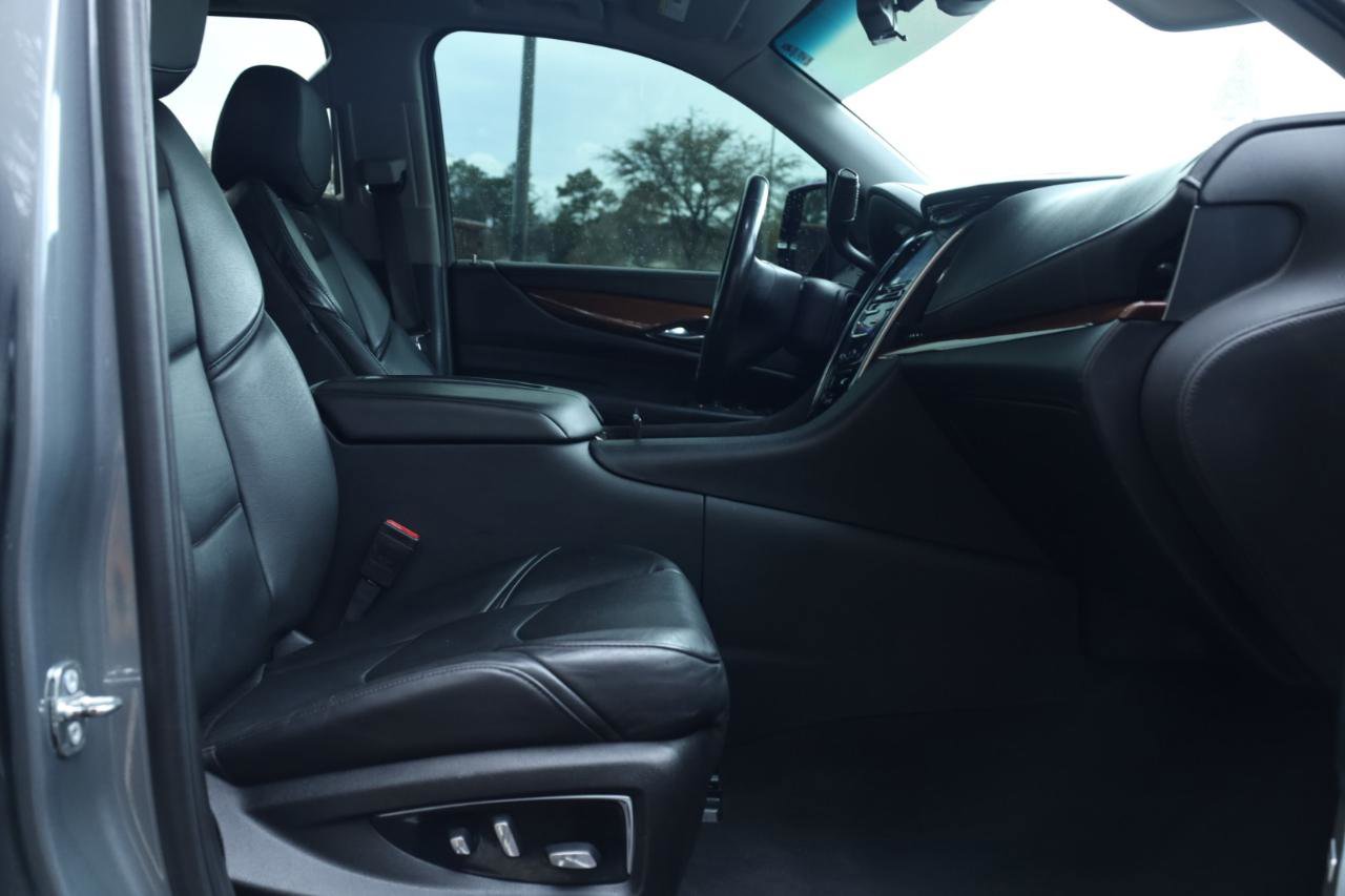 Used 2019 Cadillac Escalade ESV Luxury image 17