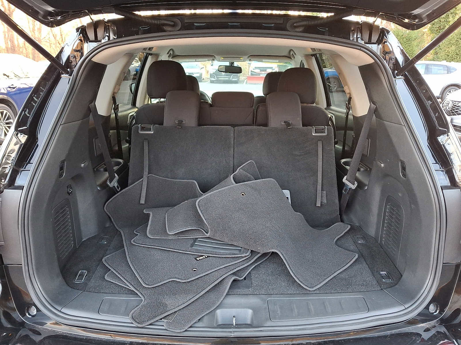 Used 2018 Nissan Pathfinder SV FWD image 14